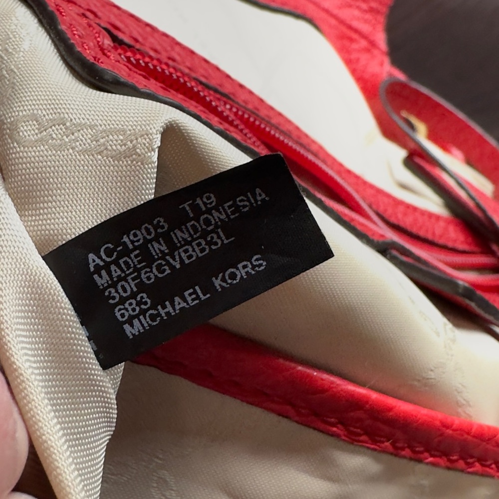 Michael Kors Viv convertible backpack - Picture 10 of 11